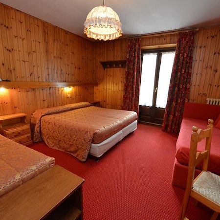 Petit Hotel Когне Екстериор снимка