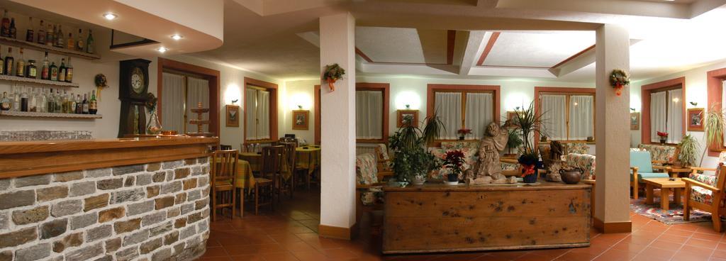 Petit Hotel Когне Екстериор снимка