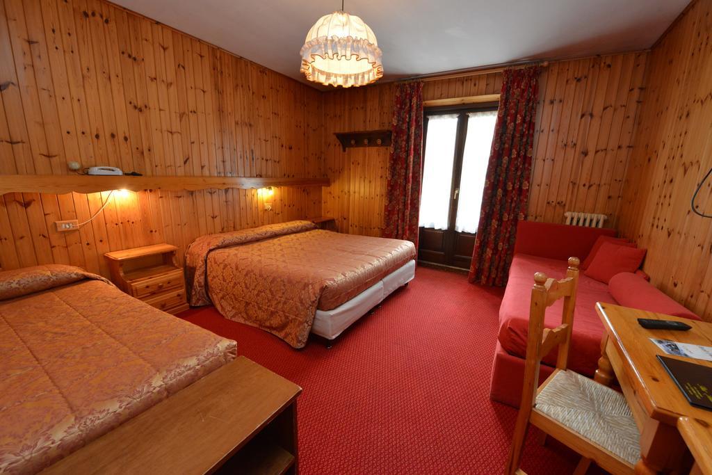 Petit Hotel Когне Екстериор снимка