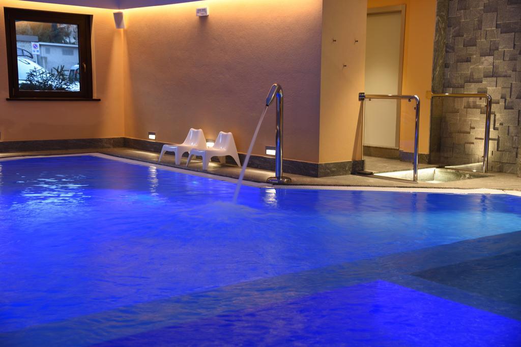 Petit Hotel Когне Екстериор снимка