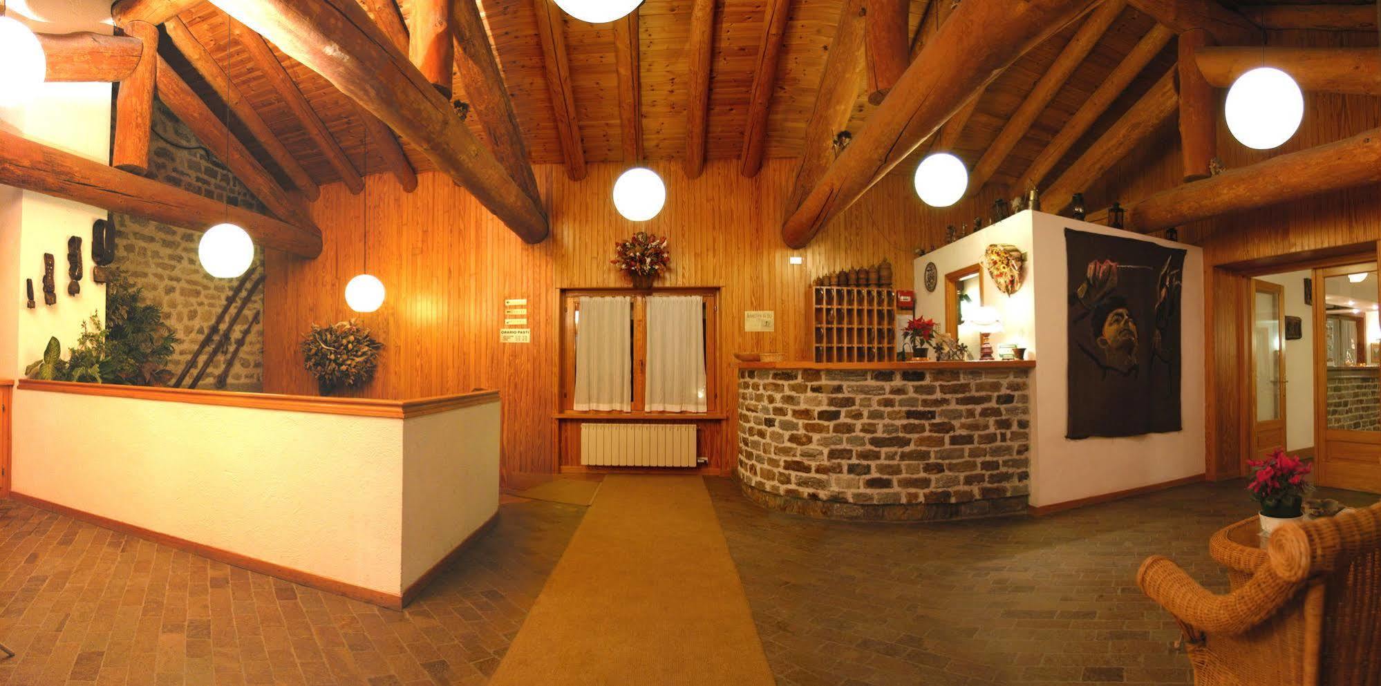 Petit Hotel Когне Екстериор снимка